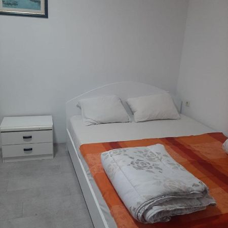 River Hostel Belgrado Esterno foto
