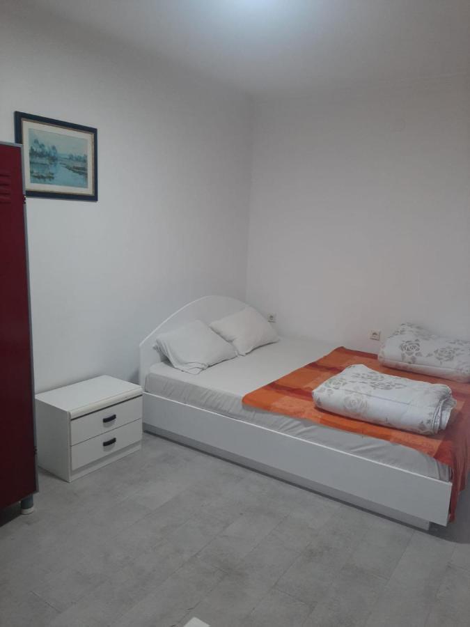 River Hostel Belgrado Esterno foto