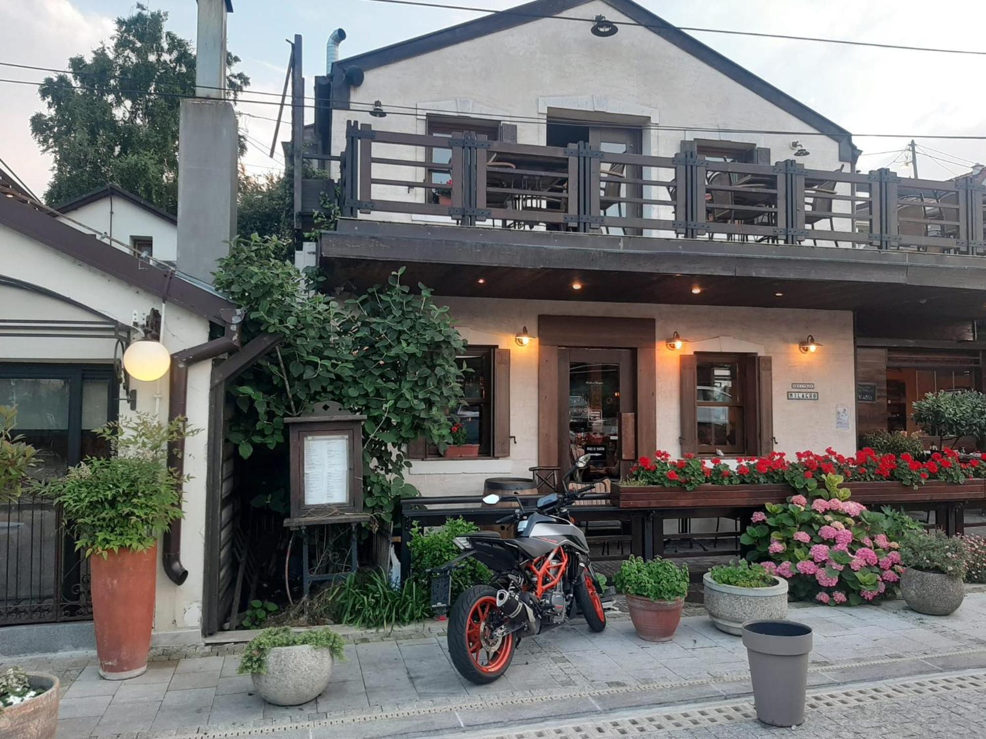 River Hostel Belgrado Esterno foto